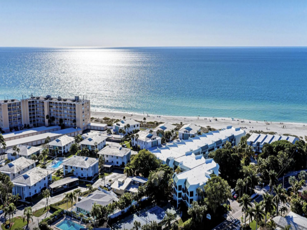 Holmes Beach Stunning Vacation Condo